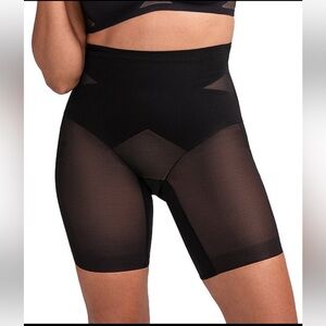 NWOT Honeylove Super Power Mid Waist Shorts